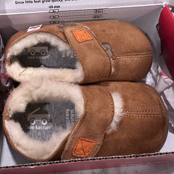 See Kai Run Kids Colby | Brown Shearling shoes size 8 - Picture 1 of 3